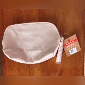 NWT Pep Rally By Staples Pink Zippered Velvet Pouch With Tassel.